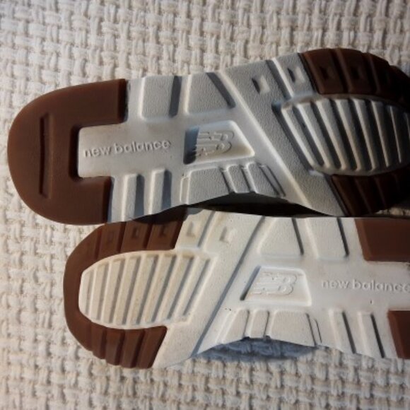 New Balance 997N - Size 9.5 - Picture 6 of 6